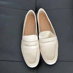 EUC Anthropologie cream beige leather loafer size 40